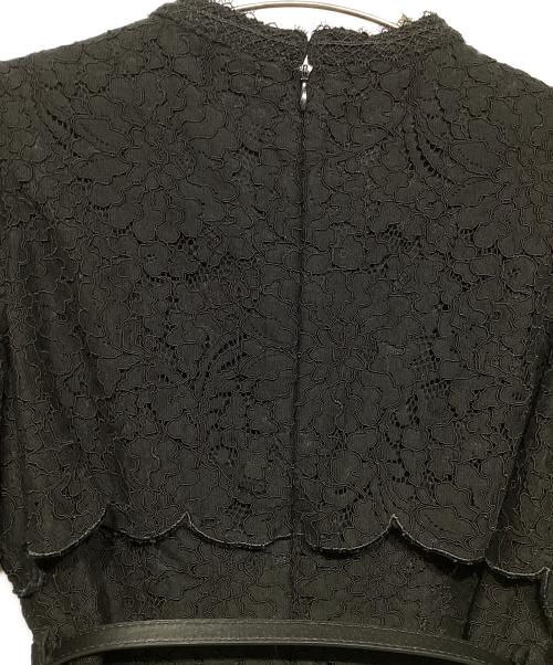 HER LIP TO（ハーリップトゥ）HER LIP TO (ハーリップトゥ) Scallop Belted Lace Dress ブラック サイズ:Sの古着・服飾アイテム