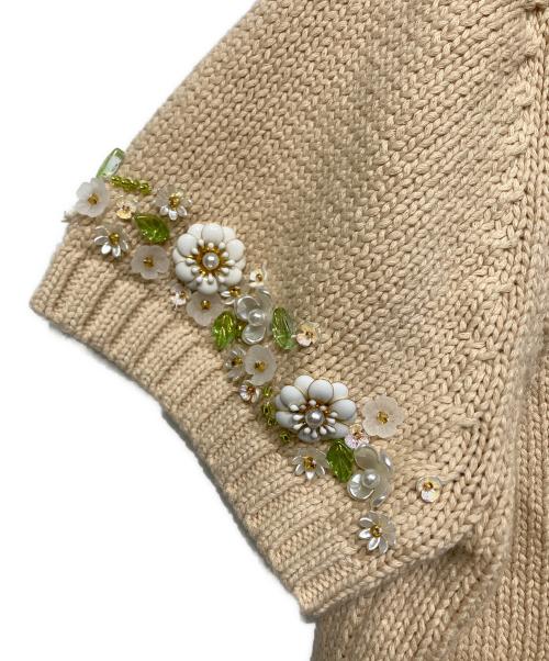 SEVEN TEN by MIHO KAWAHITO（セブン テン バイ ミホ カワヒト）SEVEN TEN by MIHO KAWAHITO (セブン テン バイ ミホ カワヒト) ビジューショートスリーブカーディガン　8S203 ベージュ サイズ:Mの古着・服飾アイテム