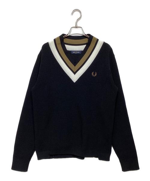 FRED PERRY（フレッドペリー）FRED PERRY (フレッドペリー) ストライプド Vネック ジャンパー ブラック サイズ:Sの古着・服飾アイテム