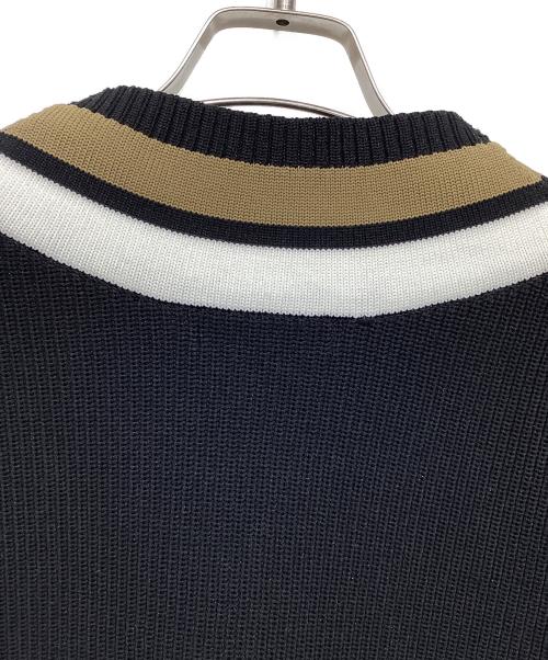 FRED PERRY（フレッドペリー）FRED PERRY (フレッドペリー) ストライプド Vネック ジャンパー ブラック サイズ:Sの古着・服飾アイテム