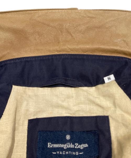 ERMENEGILDO ZEGNA（エルメネジルド・ゼニア）ERMENEGILDO ZEGNA (エルメネジルド・ゼニア) レザーカラー ナイロンジャケット ネイビー サイズ:Sの古着・服飾アイテム