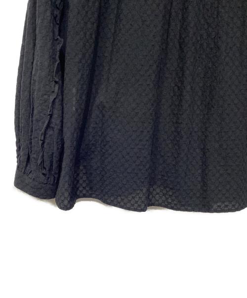 BALLSEY（ボールジィ）BALLSEY (ボールジィ) コットンガーゼエンブロイダリー フリルネックブラウス ブラック サイズ:36の古着・服飾アイテム