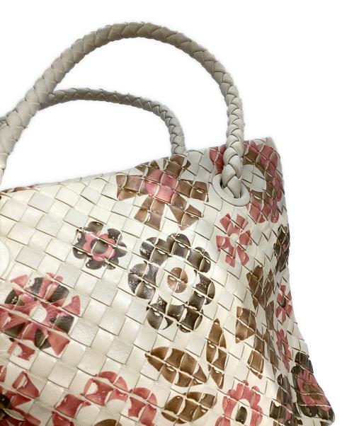 BOTTEGA VENETA（ボッテガベネタ）BOTTEGA VENETA (ボッテガベネタ) イントレチャート 花柄 ハンドバッグ　196267 アイボリーの古着・服飾アイテム