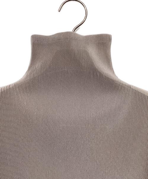PLEATS PLEASE（プリーツプリーズ）PLEATS PLEASE (プリーツプリーズ) プリーツタートルネックカットソー ベージュ サイズ:不明の古着・服飾アイテム