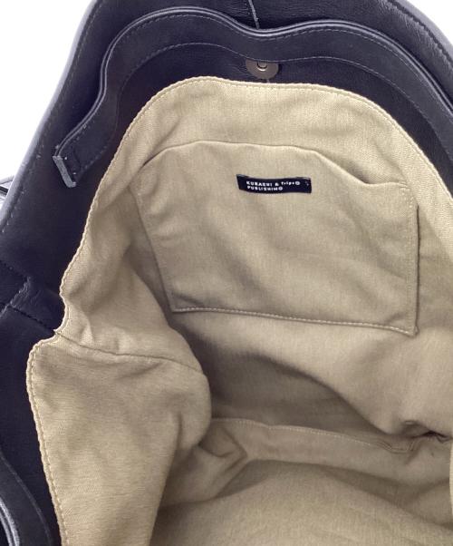 kurashi&trips publishing（クラシアンドトリップス パブリッシング）kurashi&trips publishing (クラシアンドトリップス パブリッシング) 撥水レザーの2WAYトートバッグ ブラックの古着・服飾アイテム