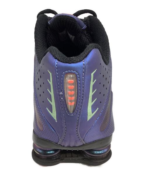 NIKE（ナイキ）NIKE (ナイキ) SHOX R4 METALLIC　HQ3446-001 ネイビー サイズ:US9の古着・服飾アイテム