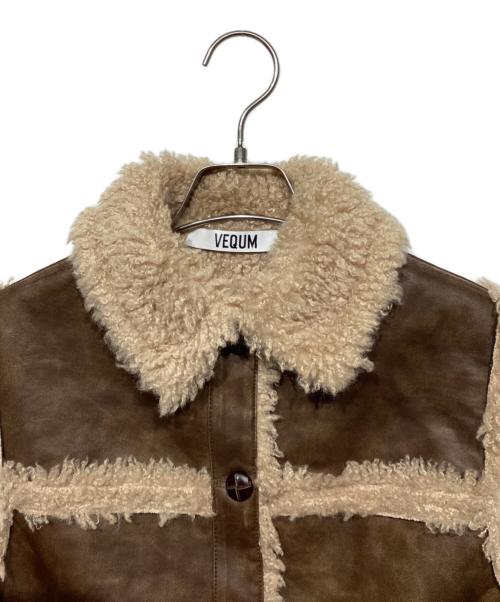 VEQUM（ベクム）VEQUM (ベクム) SHORT FAKE MOUTON VEST ブラウン サイズ:Freeの古着・服飾アイテム