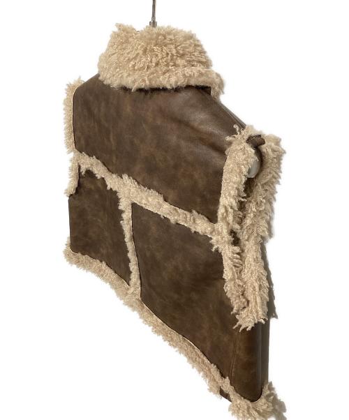 VEQUM（ベクム）VEQUM (ベクム) SHORT FAKE MOUTON VEST ブラウン サイズ:Freeの古着・服飾アイテム