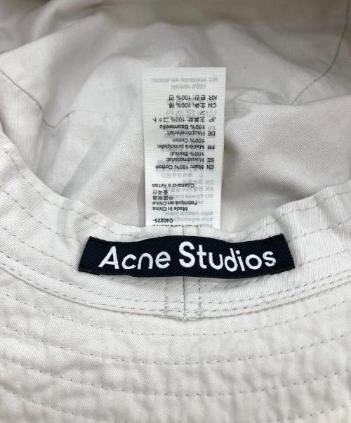 Acne studios（アクネ ストゥディオス）Acne studios (アクネ ストゥディオス) バケットハット ホワイト サイズ:L/XL 　61ｃｍの古着・服飾アイテム