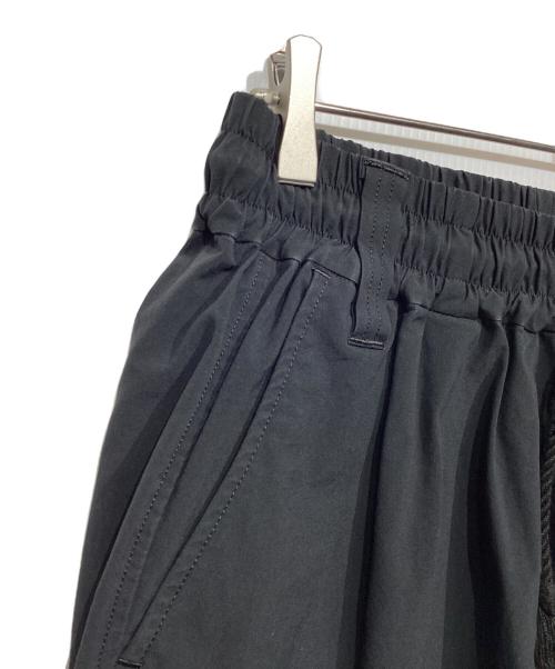 WHITE MOUNTAINEERING（ホワイトマウンテ二アニング）WHITE MOUNTAINEERING (ホワイトマウンテ二アニング) STRETCHED TAPERED SARROUEL PANTS WM2071417 ブラック サイズ:1の古着・服飾アイテム