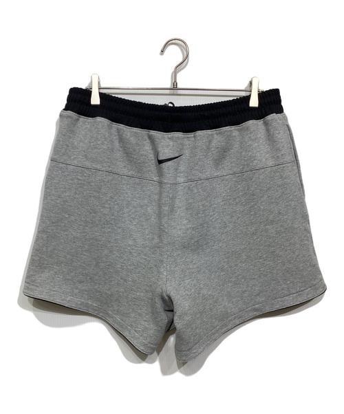 NIKE（ナイキ）NIKE (ナイキ) Fear Of God (フィア・オブ・ゴッド) RG REVERSIBLE SHORT ブラック×ホワイト サイズ:Lの古着・服飾アイテム