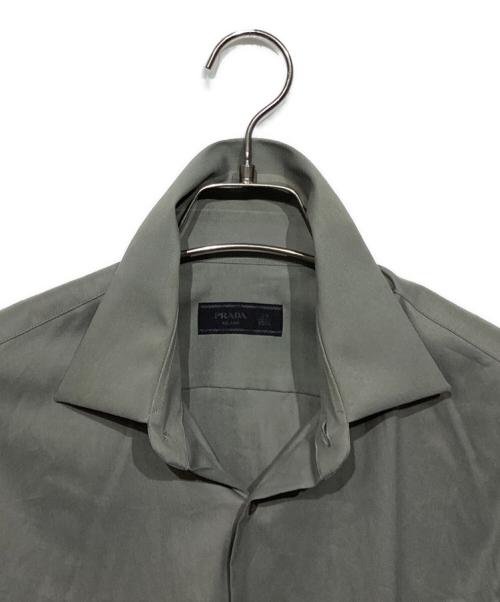 PRADA（プラダ）PRADA (プラダ) ドレスシャツ　UCM608 R102 グレー サイズ:15 1/2の古着・服飾アイテム