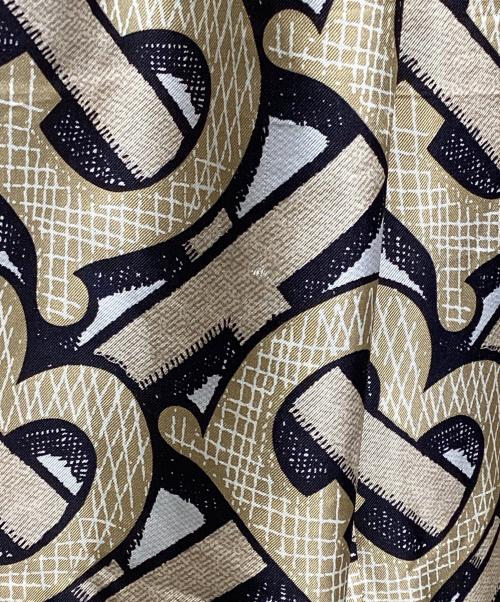 BURBERRY（バーバリー）BURBERRY (バーバリー) TBロゴ ワイドパンツ ベージュ×ホワイト サイズ:UK6の古着・服飾アイテム