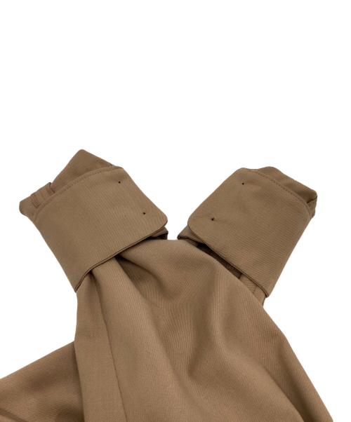 allureville（アルアバイル）allureville (アルアバイル) スタンドカラータックワンピース　20242014270 ブラウン サイズ:1 未使用品の古着・服飾アイテム