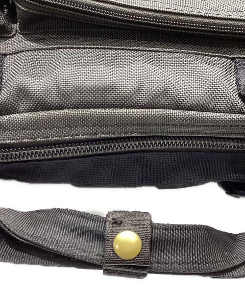 BRIEFING（ブリーフィング）BRIEFING (ブリーフィング) TOMORROW LAND (トゥモローランド) B4ライナー  ビジネスバッグ グレーの古着・服飾アイテム