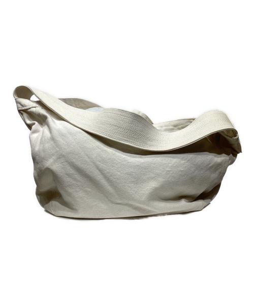 T.T（タイガ タカハシ）T.T (タイガ タカハシ) newsboybag ホワイトの古着・服飾アイテム