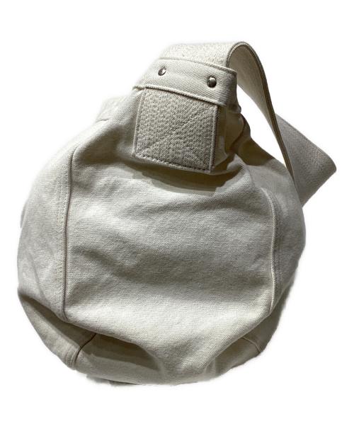 T.T（タイガ タカハシ）T.T (タイガ タカハシ) newsboybag ホワイトの古着・服飾アイテム