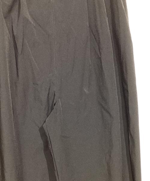 OMMO（オーエムエムオー）OMMO (オーエムエムオー) GATHER TAPERED PT  ブラック サイズ:36の古着・服飾アイテム