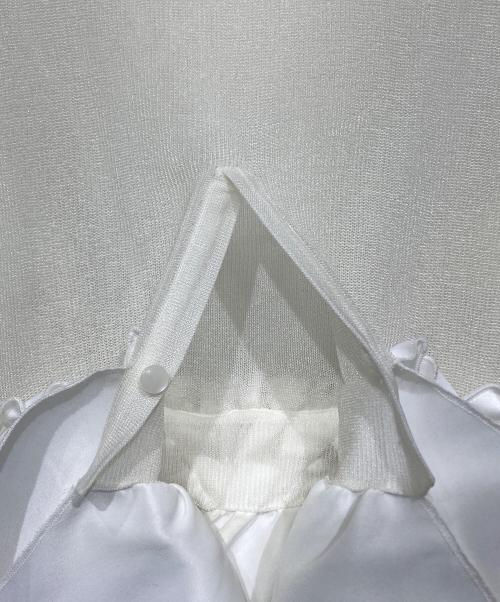 SEVEN TEN by MIHO KAWAHITO（セブン テン バイ ミホ カワヒト）SEVEN TEN by MIHO KAWAHITO (セブン テン バイ ミホ カワヒト) サテンドッキングニット ホワイト サイズ:Mの古着・服飾アイテム