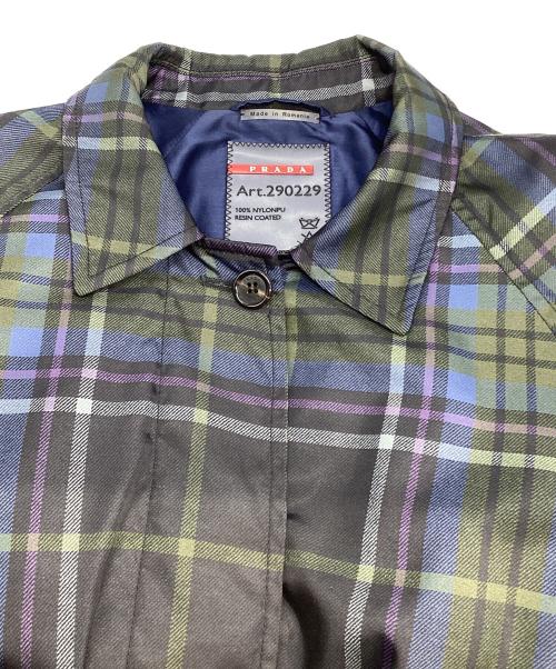PRADA（プラダ）PRADA (プラダ) チェックナイロンコート290229 1CER マルチカラー サイズ:42の古着・服飾アイテム