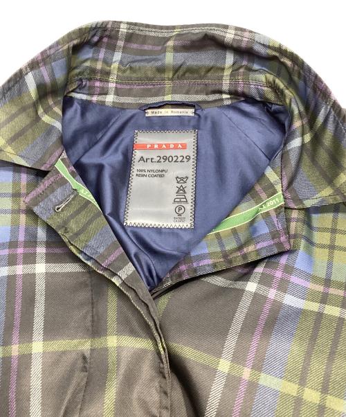 PRADA（プラダ）PRADA (プラダ) チェックナイロンコート290229 1CER マルチカラー サイズ:42の古着・服飾アイテム