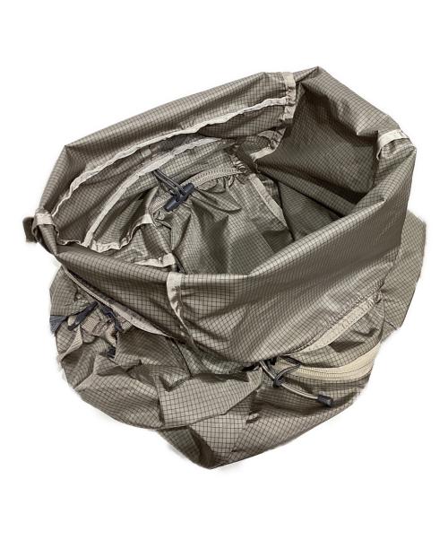 MYSTERY RANCH（ミステリーランチ）MYSTERY RANCH (ミステリーランチ) IN AND OUT 25 グレーの古着・服飾アイテム