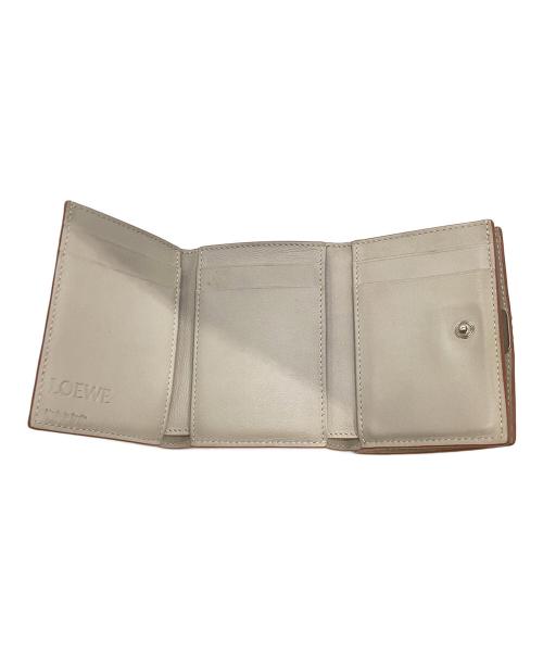 LOEWE（ロエベ）LOEWE (ロエベ) トライフォールドウォレット ベージュの古着・服飾アイテム