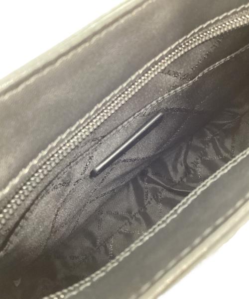 MICHAEL KORS（マイケル・コース）MICHAEL KORS (マイケル・コース) モノグラム　ショルダーバッグ ブラックの古着・服飾アイテム