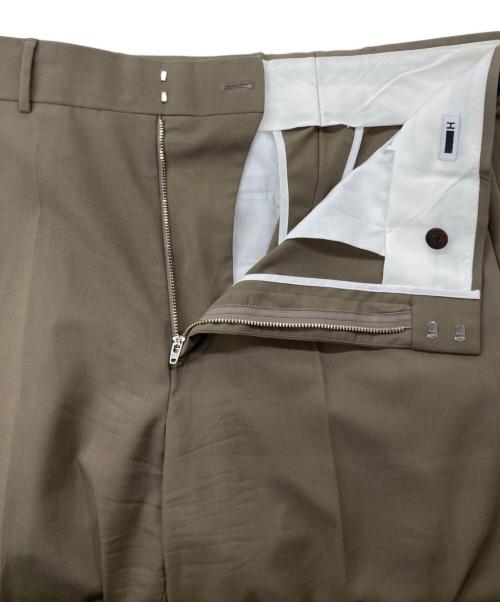 H BEAUTY&YOUTH（エイチ ビューティー&ユース）H BEAUTY&YOUTH (エイチ ビューティー&ユース) ハイデンシティ トロピカルウール フレアスラックス　1214-177-9529 カーキ サイズ:Mの古着・服飾アイテム