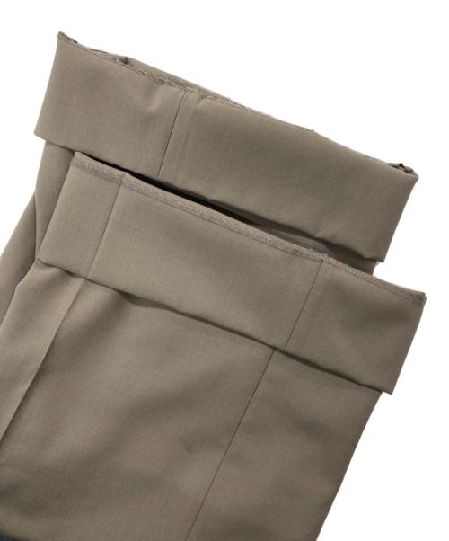 H BEAUTY&YOUTH（エイチ ビューティー&ユース）H BEAUTY&YOUTH (エイチ ビューティー&ユース) ハイデンシティ トロピカルウール フレアスラックス　1214-177-9529 カーキ サイズ:Mの古着・服飾アイテム