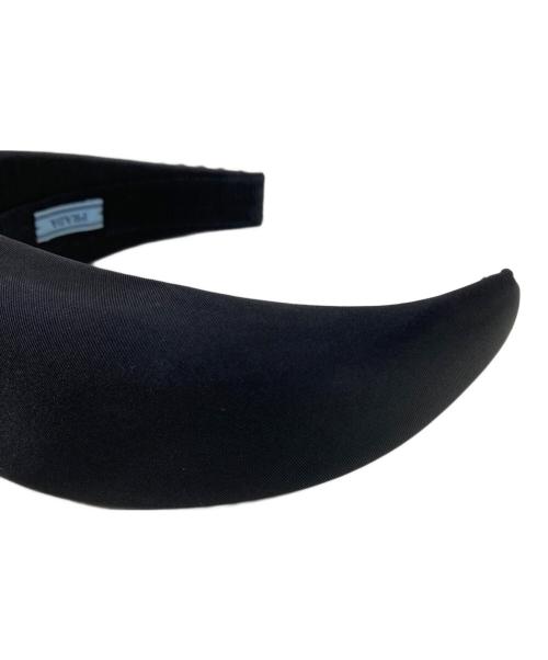 PRADA（プラダ）PRADA (プラダ) 三角ロゴプレート カチューシャ ブラックの古着・服飾アイテム