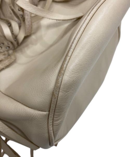 J&M DAVIDSON（ジェイ＆エム デヴィッドソン）J&M DAVIDSON (ジェイ＆エム デヴィッドソン) カーイバル スタッズ ショルダーバッグ ベージュの古着・服飾アイテム