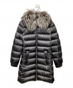 PRADAプラダ）の古着「フォックスファー付ダウンコート」｜グレー