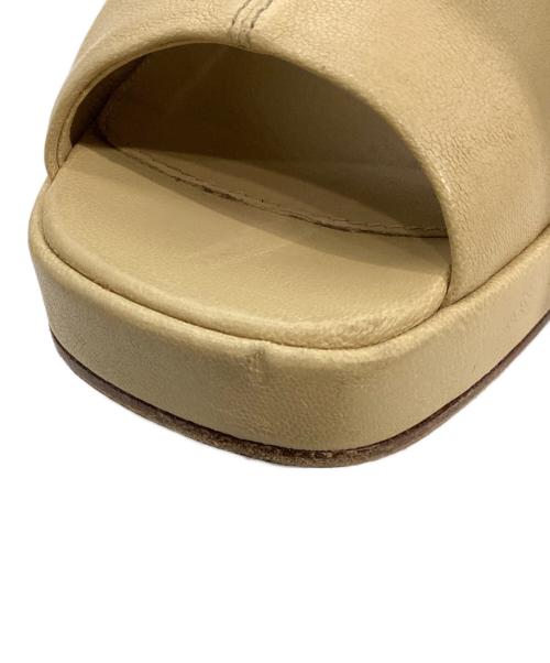 BOTTEGA VENETA（ボッテガベネタ）BOTTEGA VENETA (ボッテガベネタ) チャンキーパンプス ベージュ サイズ:36の古着・服飾アイテム