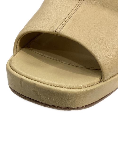 BOTTEGA VENETA（ボッテガベネタ）BOTTEGA VENETA (ボッテガベネタ) チャンキーパンプス ベージュ サイズ:36の古着・服飾アイテム