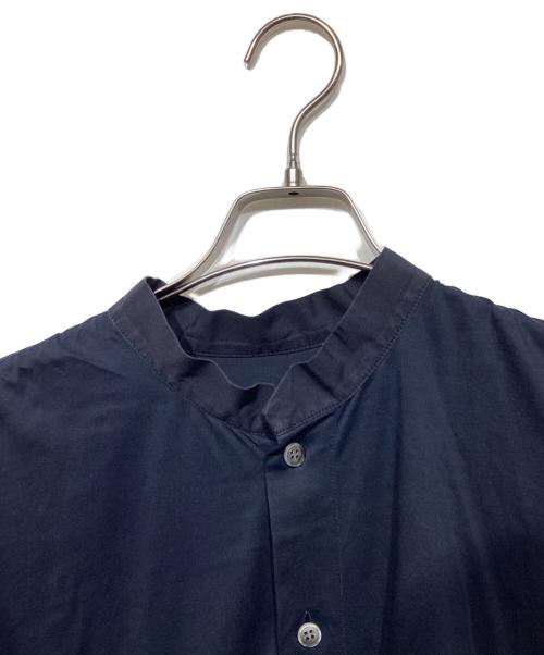 HOMME PLISSE ISSEY MIYAKE（オム プリッセ イッセイ ミヤケ）HOMME PLISSE ISSEY MIYAKE (オム プリッセ イッセイ ミヤケ) バンドカラーシャツ　HP71JJ303 ネイビー サイズ:3の古着・服飾アイテム