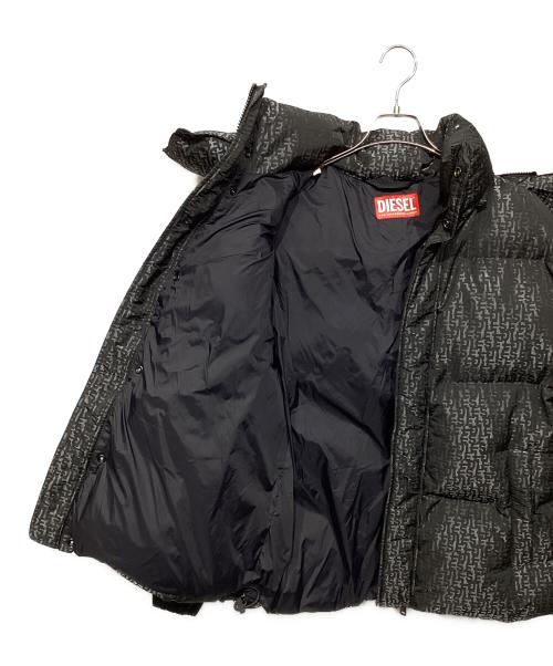DIESEL（ディーゼル）DIESEL (ディーゼル) モノグラム柄 パフジャケット ブラック×グレー サイズ:48の古着・服飾アイテム