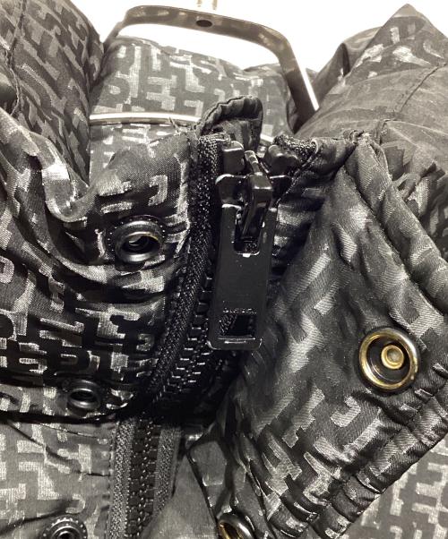 DIESEL（ディーゼル）DIESEL (ディーゼル) モノグラム柄 パフジャケット ブラック×グレー サイズ:48の古着・服飾アイテム