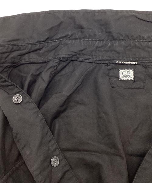 C.P COMPANY（シーピーカンパニー）C.P COMPANY (シーピーカンパニー) ロゴ刺繍シャツ ブラック サイズ:Mの古着・服飾アイテム