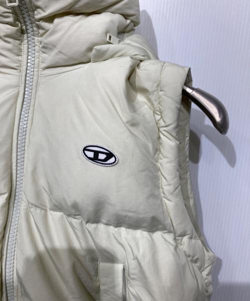 DIESEL（ディーゼル）DIESEL (ディーゼル) W-PEYT-SSL ダウンベスト クリーム サイズ:40の古着・服飾アイテム