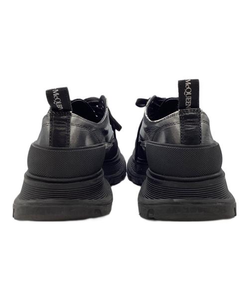 ALEXANDER McQUEEN（アレキサンダーマックイーン）ALEXANDER McQUEEN (アレキサンダーマックイーン) Tread Slick スニーカー ブラック×ホワイト サイズ:40の古着・服飾アイテム
