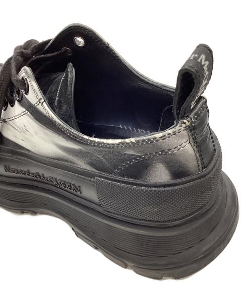 ALEXANDER McQUEEN（アレキサンダーマックイーン）ALEXANDER McQUEEN (アレキサンダーマックイーン) Tread Slick スニーカー ブラック×ホワイト サイズ:40の古着・服飾アイテム
