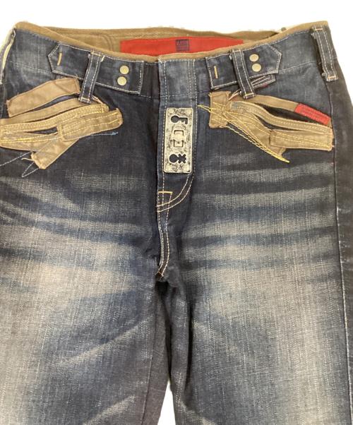 LE JEAN DE MARITHE+FRANCOIS GIRBAUD（マリテフランソワジルボー）LE JEAN DE MARITHE+FRANCOIS GIRBAUD (マリテフランソワジルボー) ターンロックデザインデニムパンツ インディゴ サイズ:SSの古着・服飾アイテム