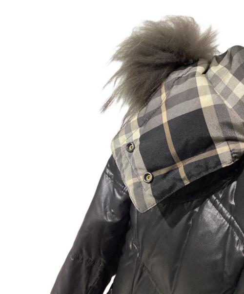 BURBERRY BLUE LABEL（バーバリー ブルー レーベル）BURBERRY BLUE LABEL (バーバリーロンドンブルーレーベル) ダウンコート　FRF01-532-09 ブラック サイズ:38の古着・服飾アイテム