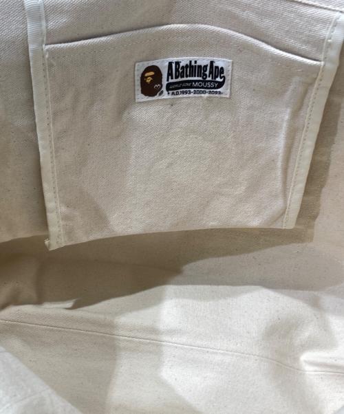A BATHING APE（ア ベイシング エイプ）A BATHING APE (ア ベイシング エイプ) moussy (マウジー) キャンバストートバッグ アイボリー×グリーンの古着・服飾アイテム