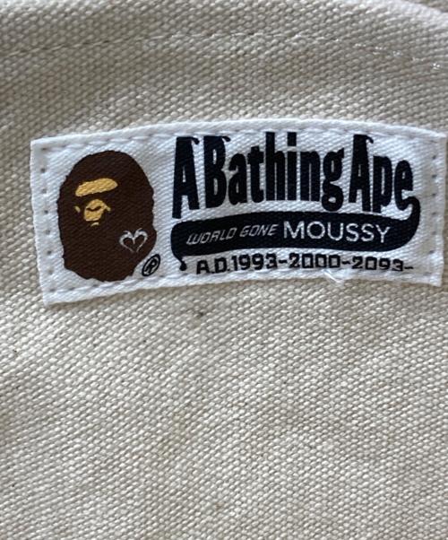 A BATHING APE（ア ベイシング エイプ）A BATHING APE (ア ベイシング エイプ) moussy (マウジー) キャンバストートバッグ アイボリー×グリーンの古着・服飾アイテム