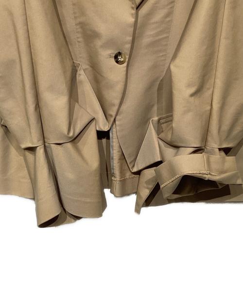 UN3D.（アンスリード）UN3D. (アンスリード) ショートオリガミトレンチコート ベージュ サイズ:Fの古着・服飾アイテム