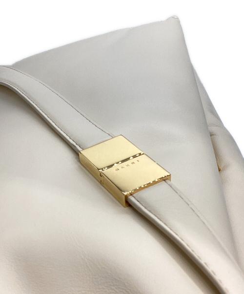 MARNI（マルニ）MARNI (マルニ) 23SS　PRISMA ミディアム カーフスキンショルダーバッグSBMP0134U0 ホワイトの古着・服飾アイテム