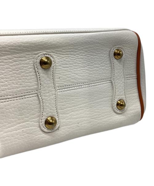 DOONEY&BOURKE（ドゥーニーアンドバーク）DOONEY&BOURKE (ドゥーニーアンドバーク) フラップ ハンドバッグ ホワイトの古着・服飾アイテム