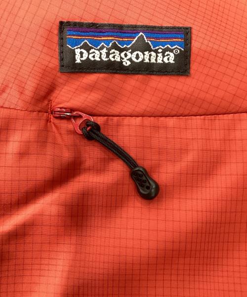Patagonia（パタゴニア）Patagonia (パタゴニア) マイクロパフフーデッドジャケット　83973 レッド サイズ:XSの古着・服飾アイテム